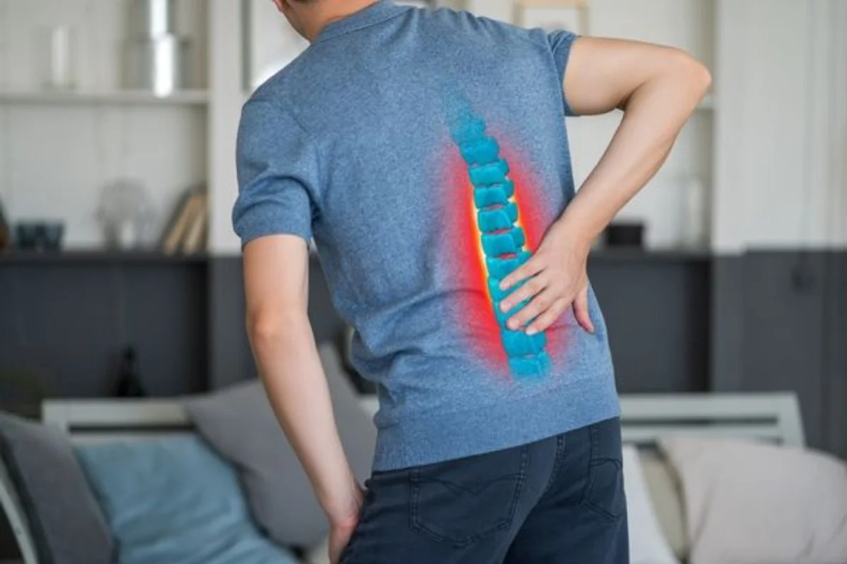 Güne Ağrıyla Başlamayın: Sabahları Bel Ağrısı ile Uyanmanın 5 Temel Nedeni